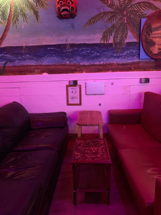 MESA # 2 ( 5 A 7 PAX )