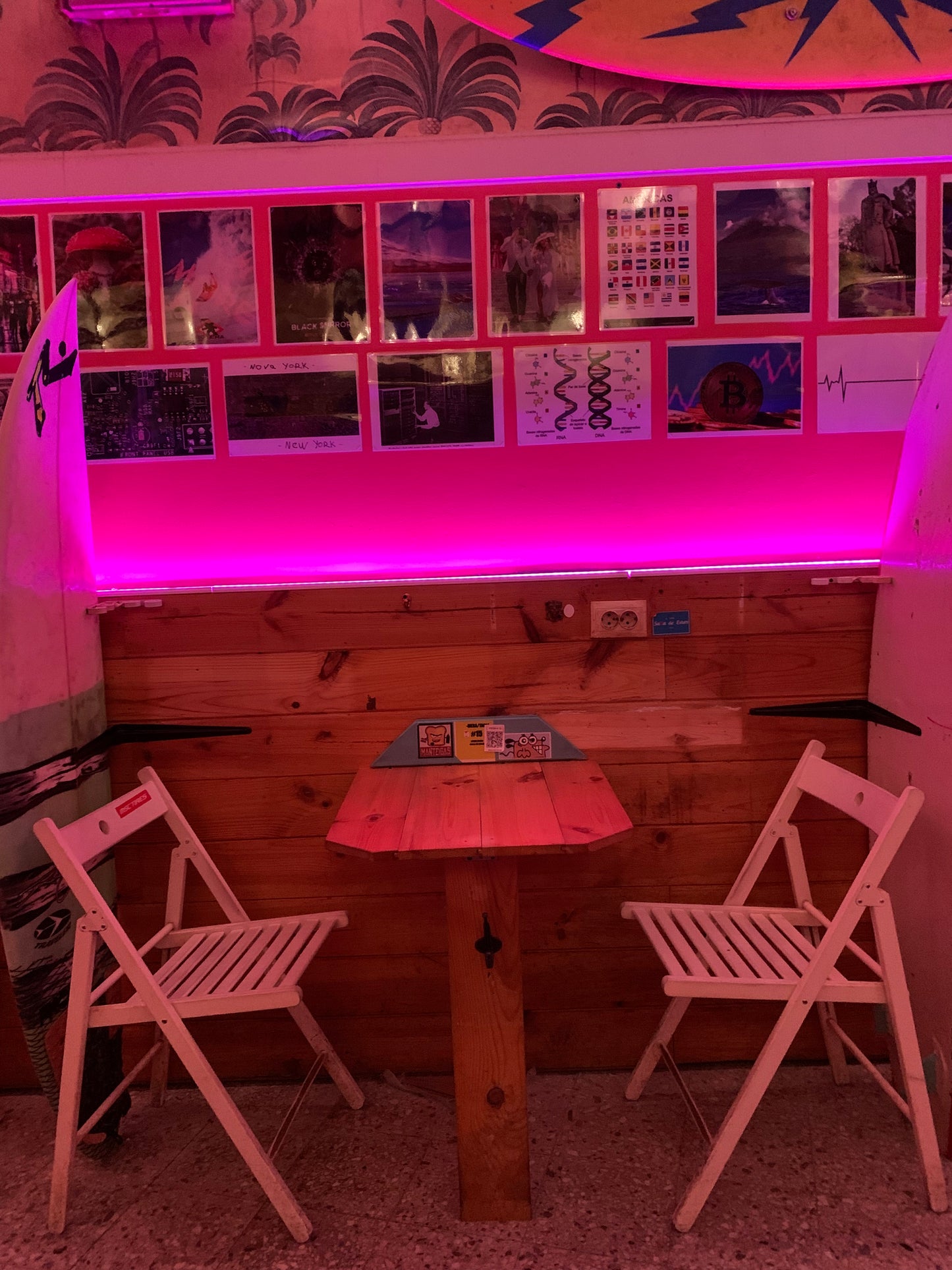 MESA # 15 ( 2 A 4 PAX )