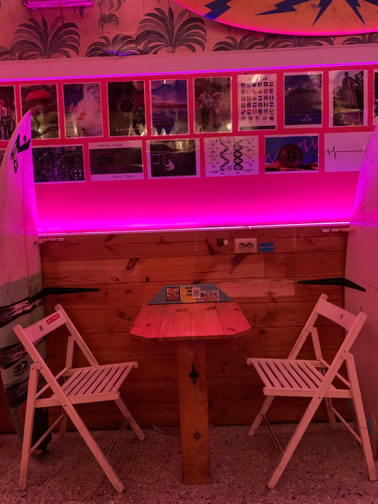 MESA # 15 ( 2 A 4 PAX )