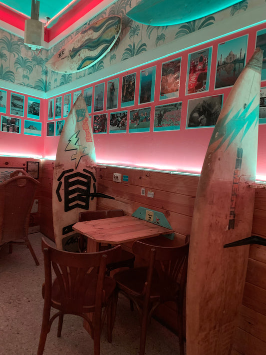 MESA # 9( 2 A 4 PAX )