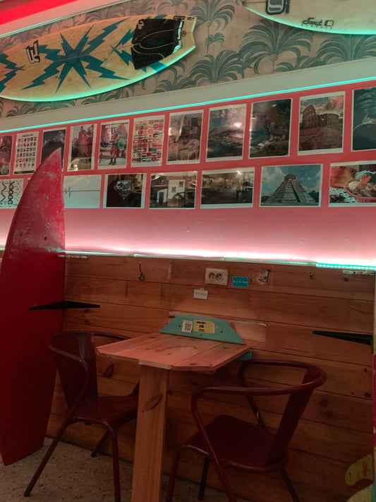 MESA # 14( 2 A 4 PAX )