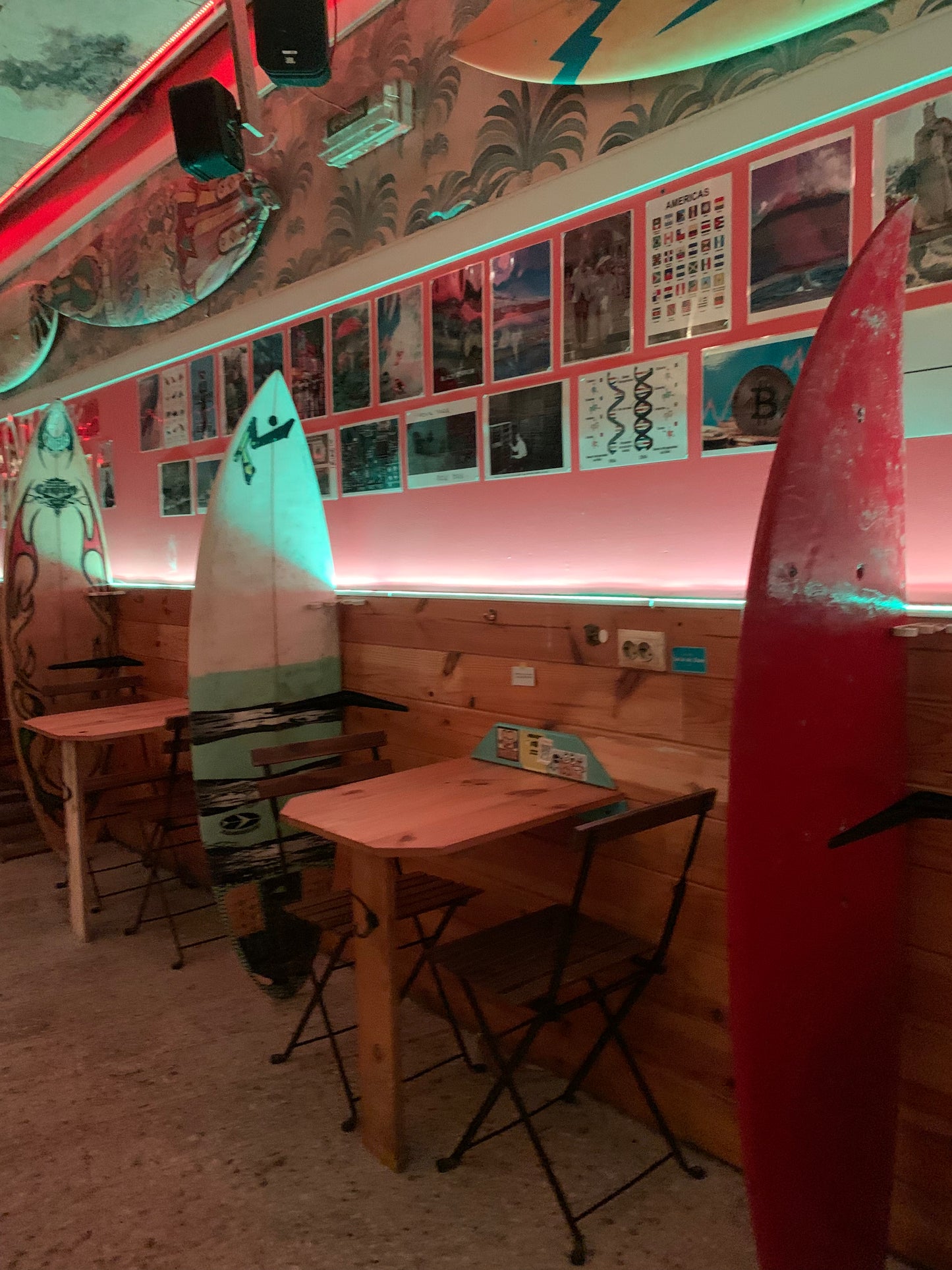 MESA # 15 ( 2 A 4 PAX )