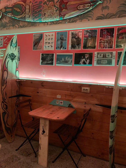 MESA # 16 ( 2 A 4 PAX )